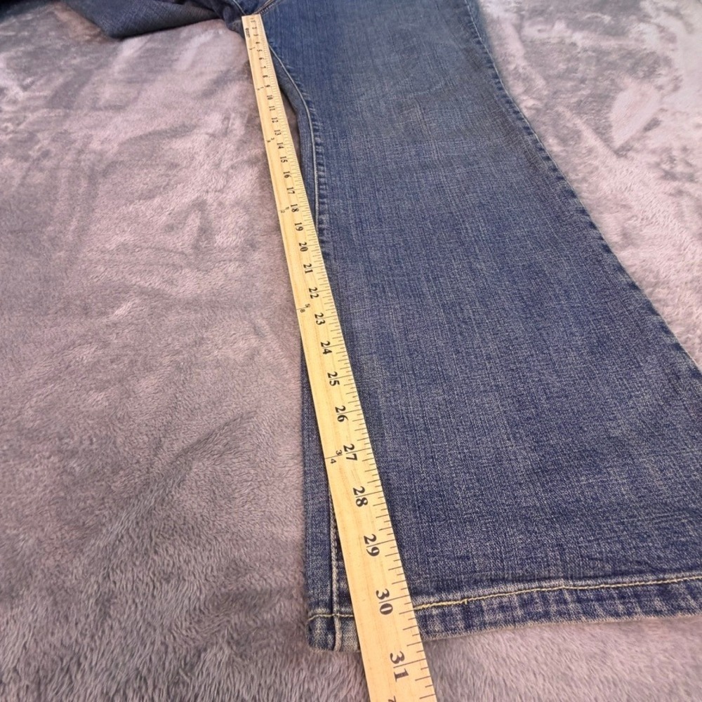 Levi's 590 Bootcut Jeans Women's 18W Blue Medium Wash Stretch Denim Western - Picture 12 of 13